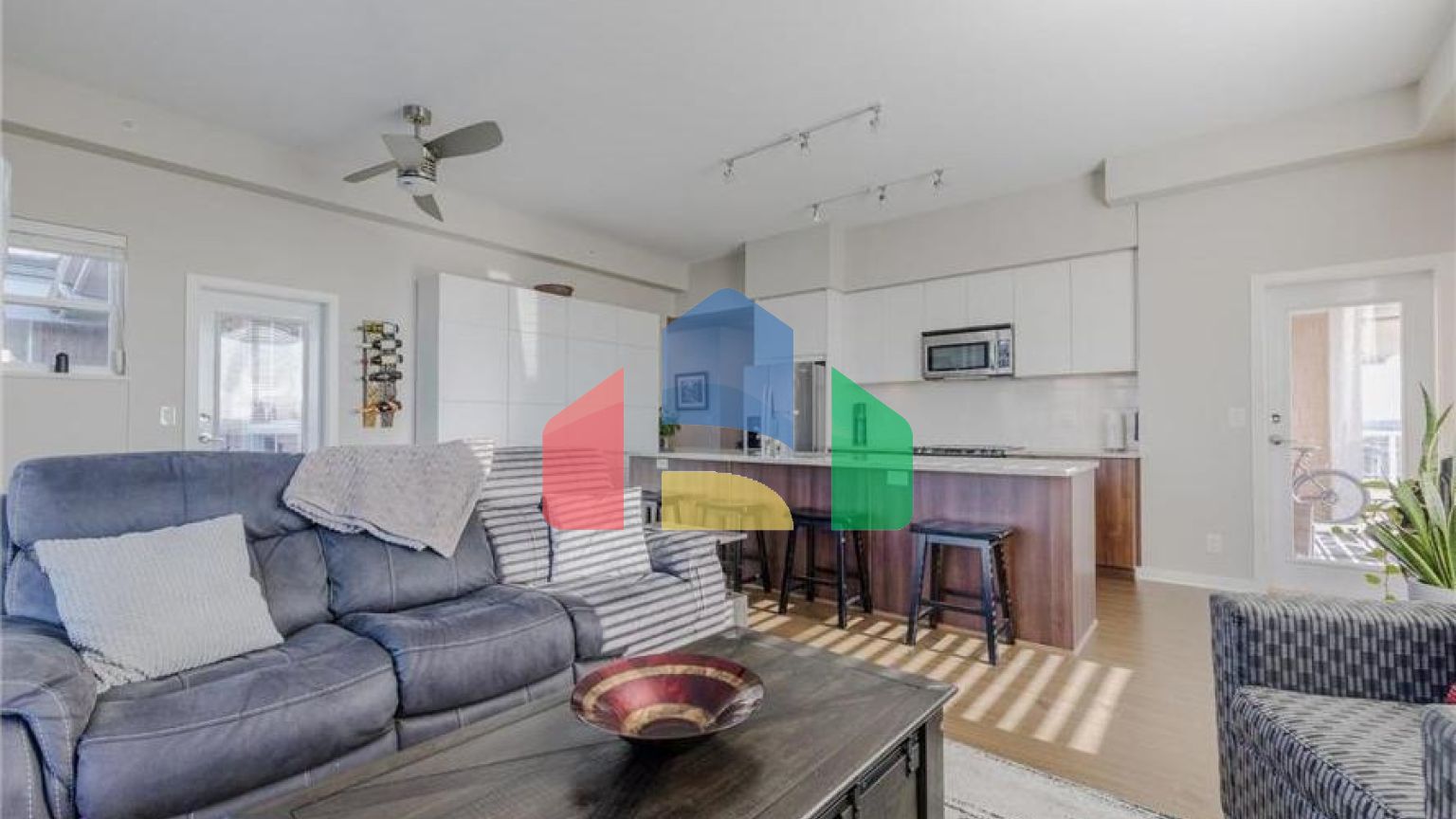 Residential - Single Family Home - Surrey, Canada - Canada