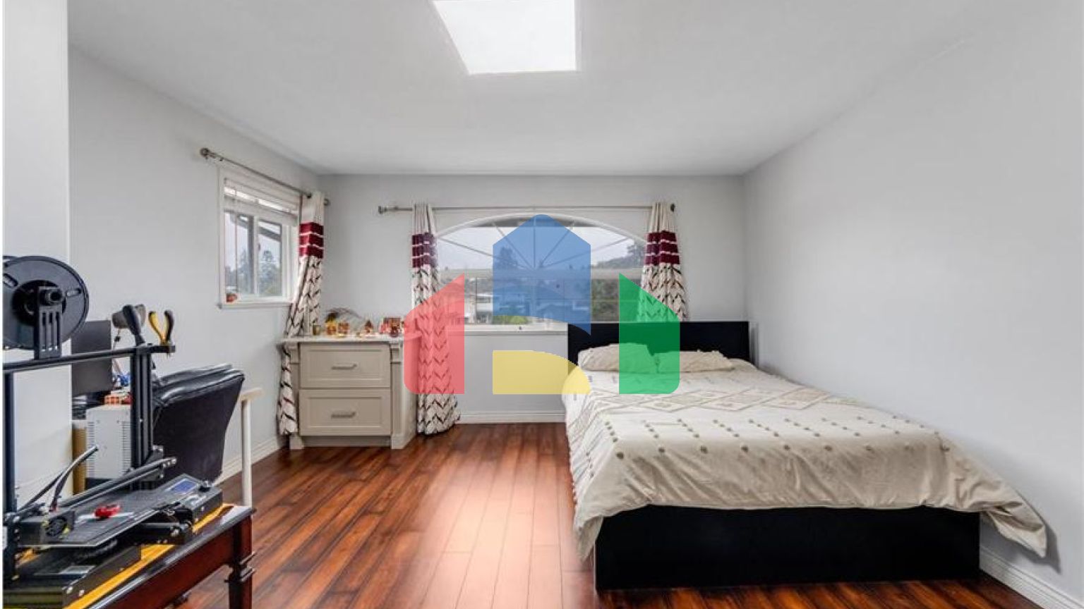 Residential - Single Family Home - Surrey, Canada - Canada