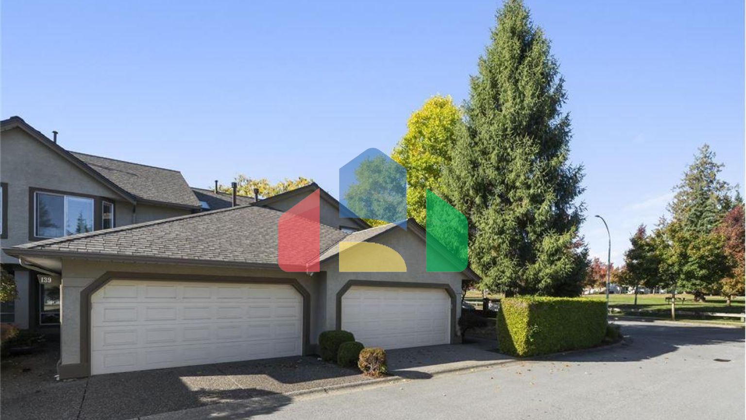 Residential - Townhouse - Surrey, Canada - Canada