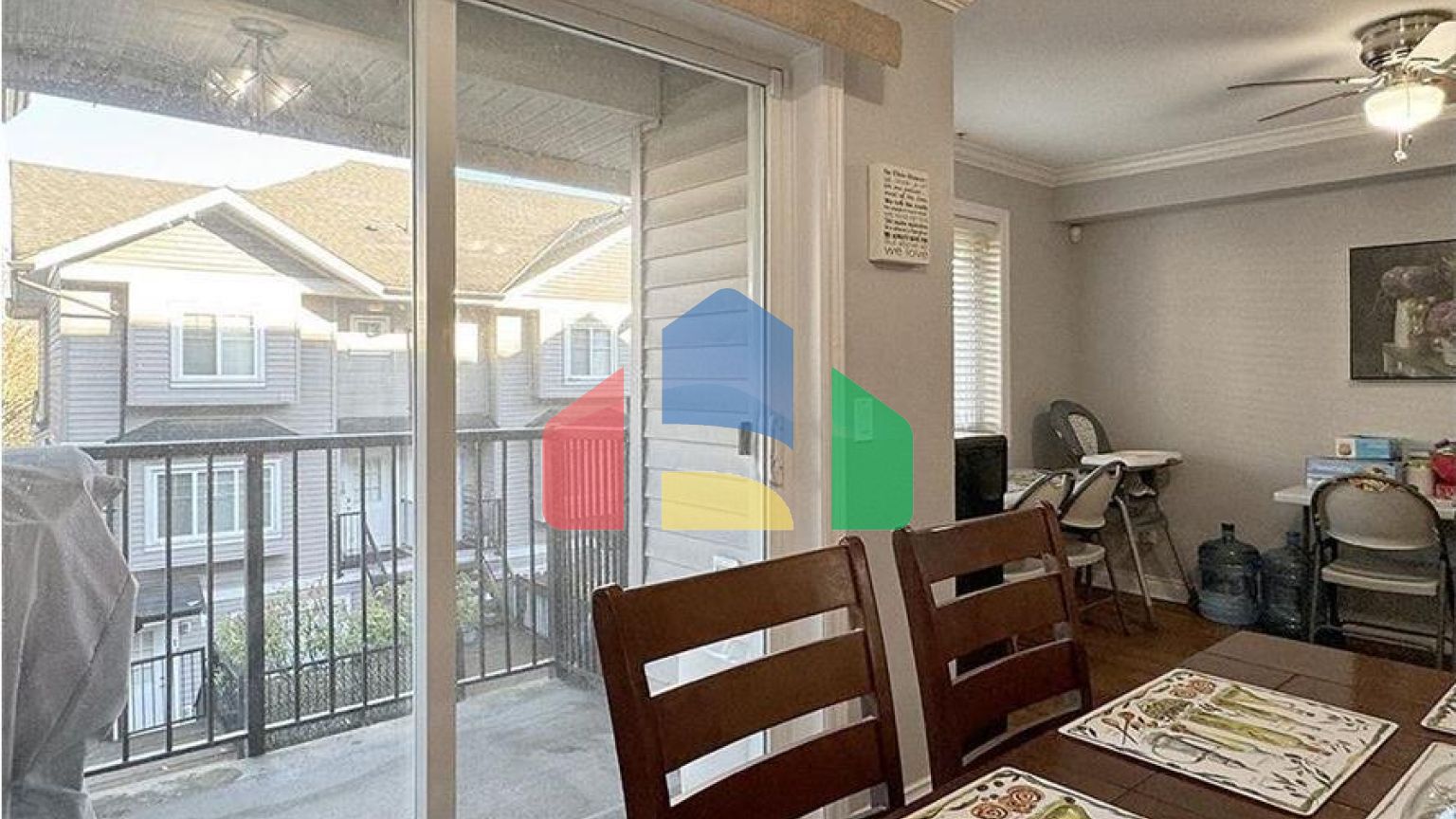 Residential - Townhouse - Surrey, Canada - Canada