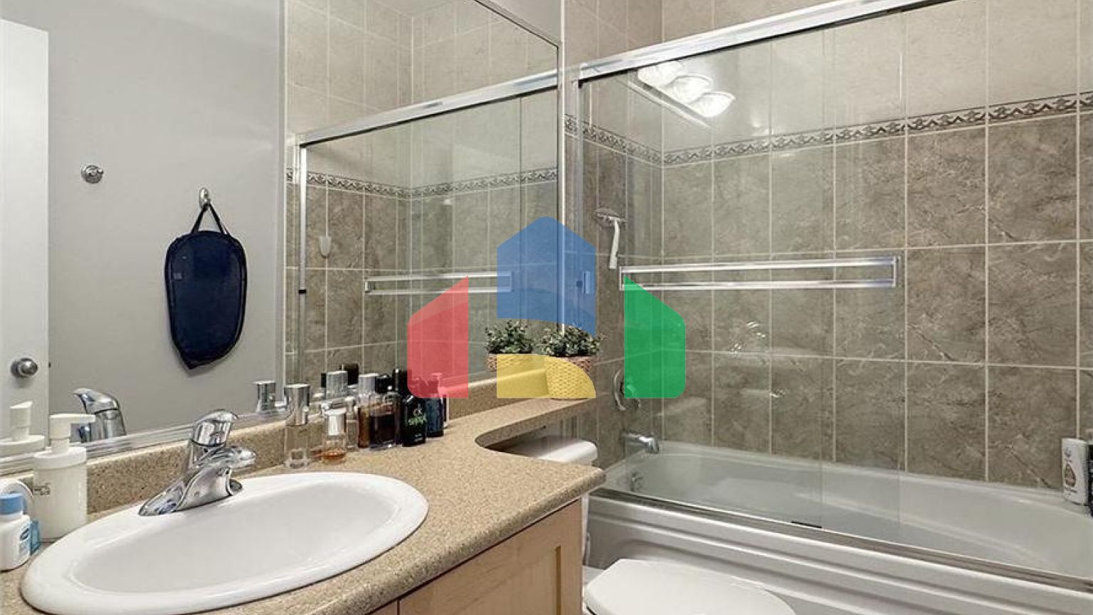 Residential - Townhouse - Surrey, Canada - Canada