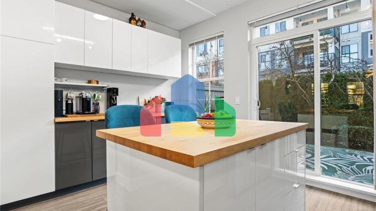 Residential - Townhouse - Surrey, Canada - Canada