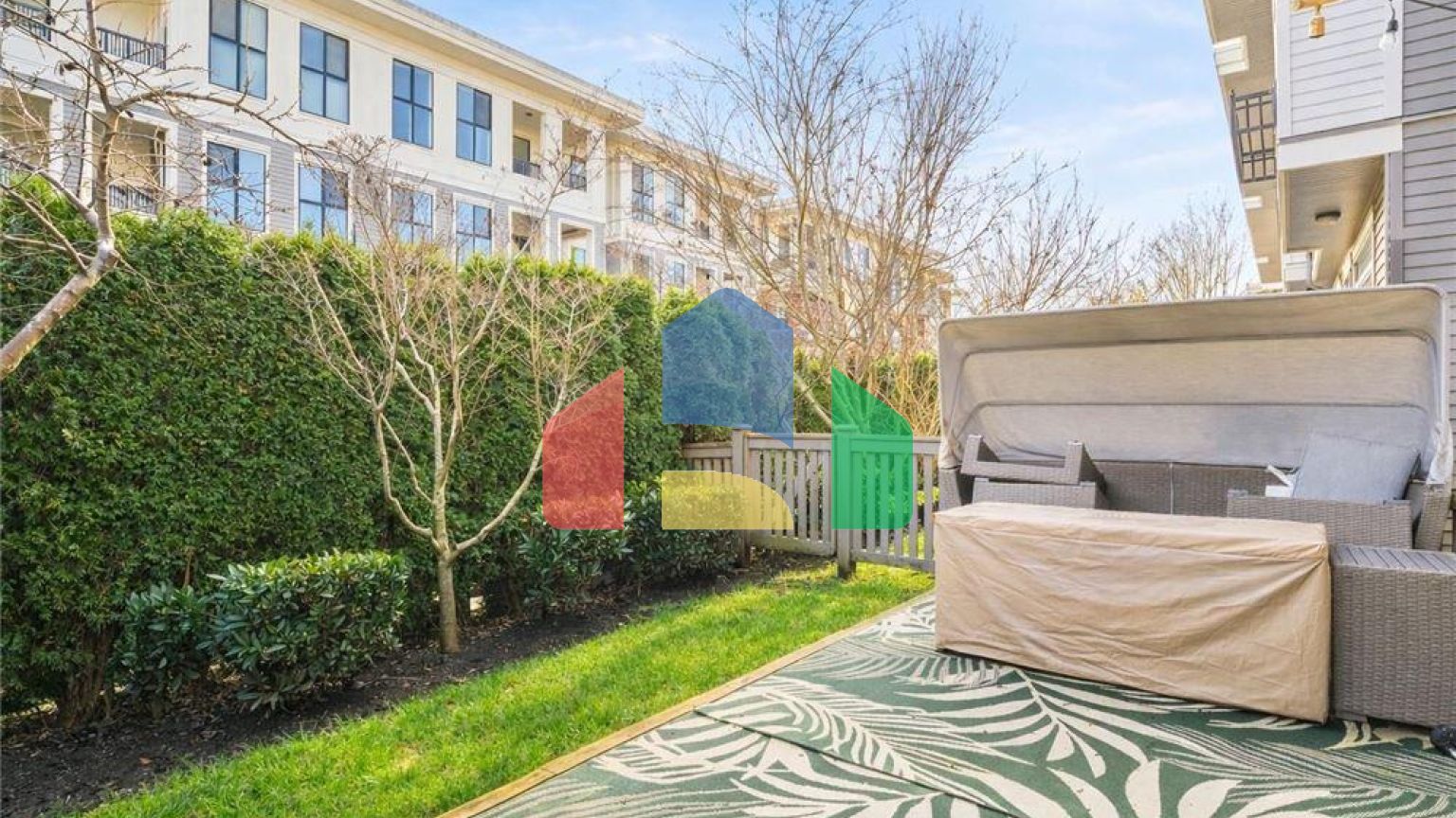 Residential - Townhouse - Surrey, Canada - Canada