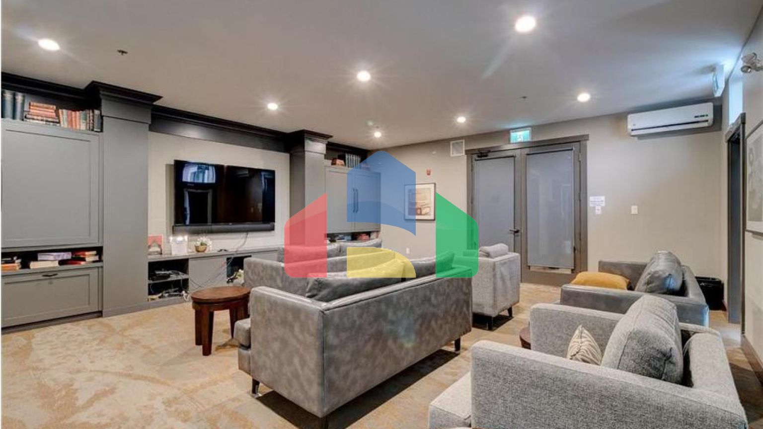 Residential - Townhouse - Surrey, Canada - Canada