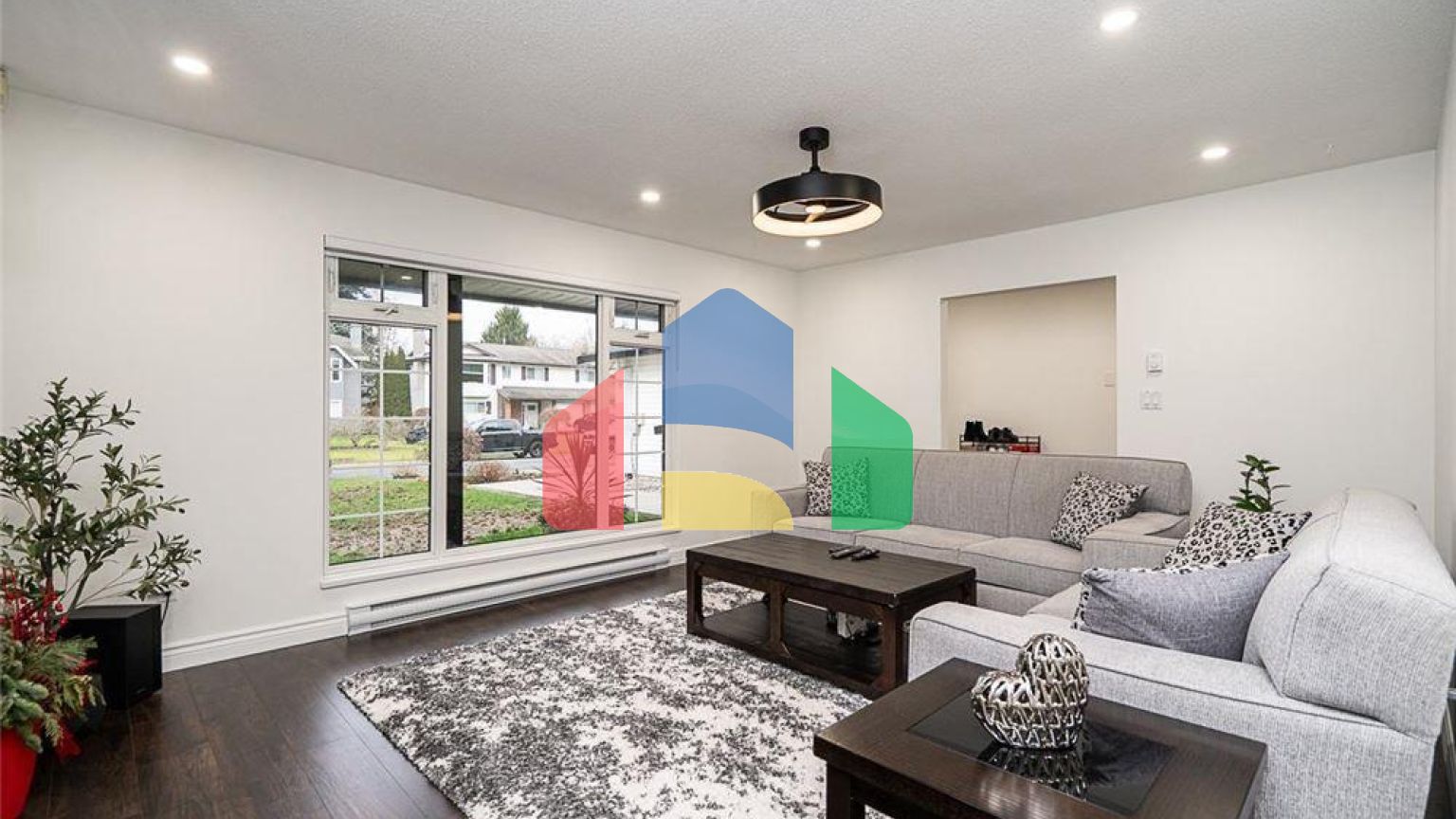 Residential - Single Family Home - Surrey, Canada - Canada