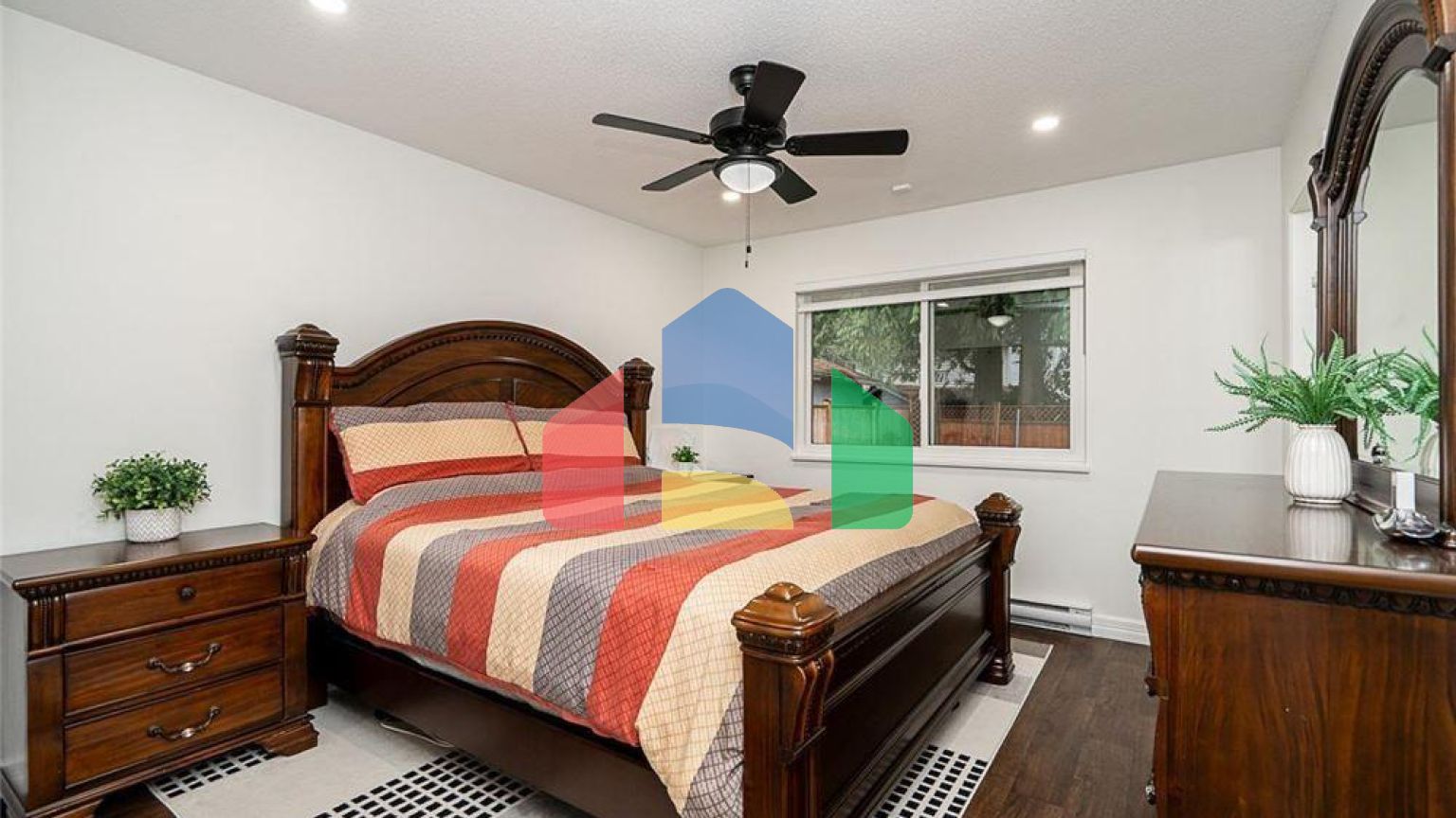 Residential - Single Family Home - Surrey, Canada - Canada