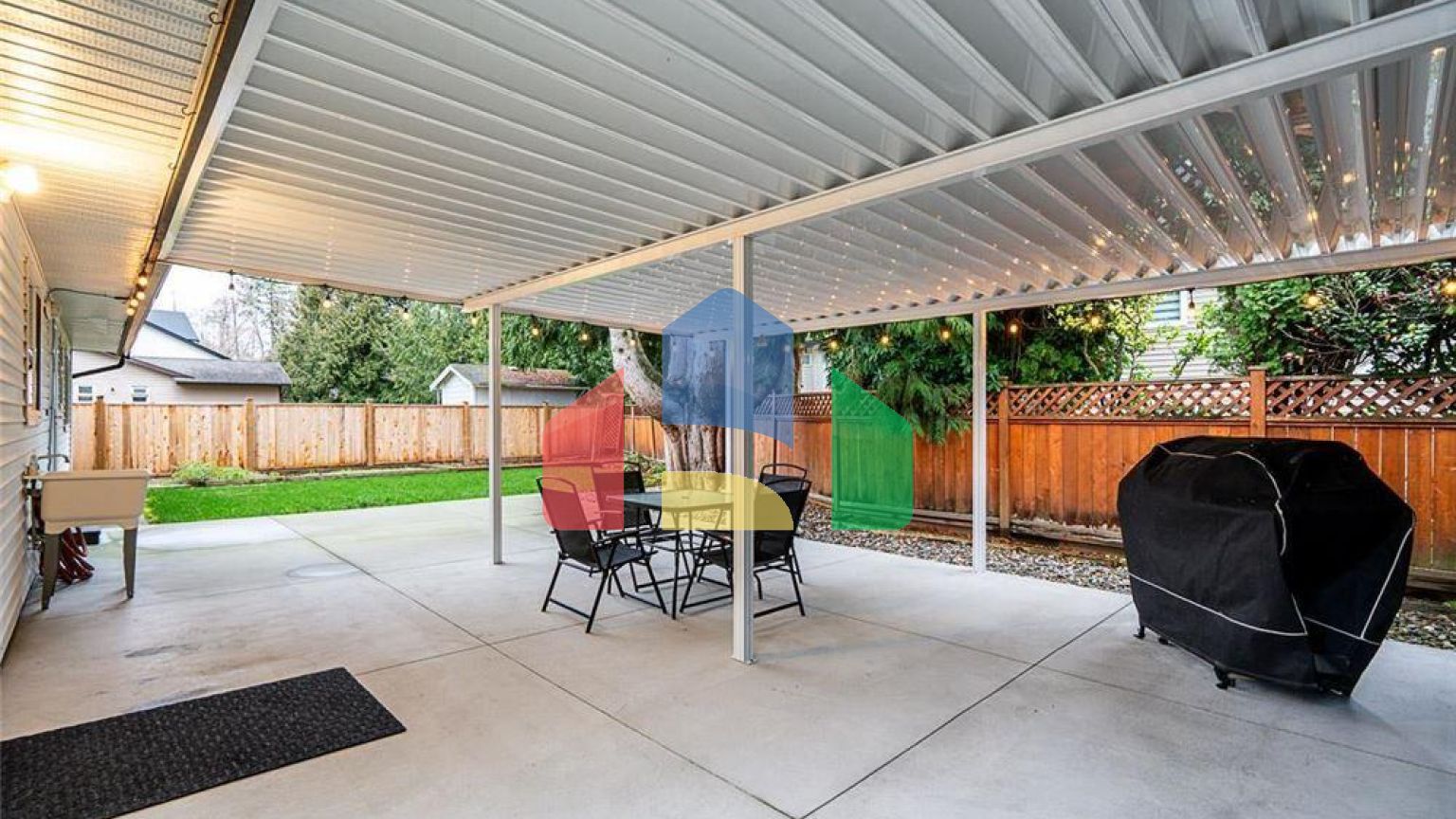 Residential - Single Family Home - Surrey, Canada - Canada