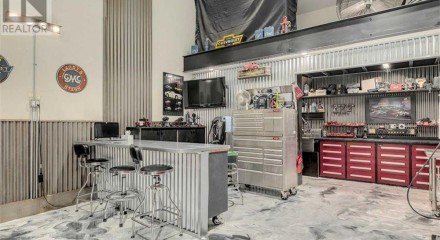 Residential - Condo/Apartment - Foothills, Canada - Canada
