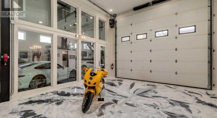 Residential - Condo/Apartment - Foothills, Canada - Canada