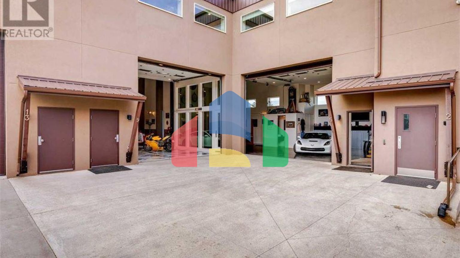 Residential - Condo/Apartment - Foothills, Canada - Canada