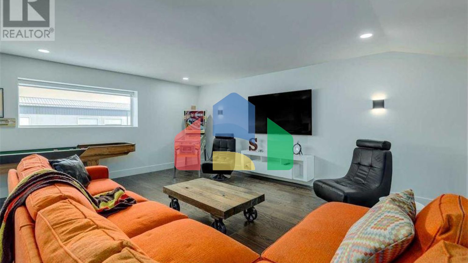 Residential - Condo/Apartment - Foothills, Canada - Canada