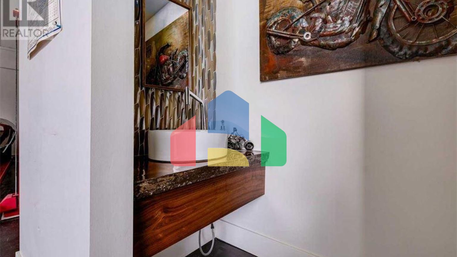 Residential - Condo/Apartment - Foothills, Canada - Canada