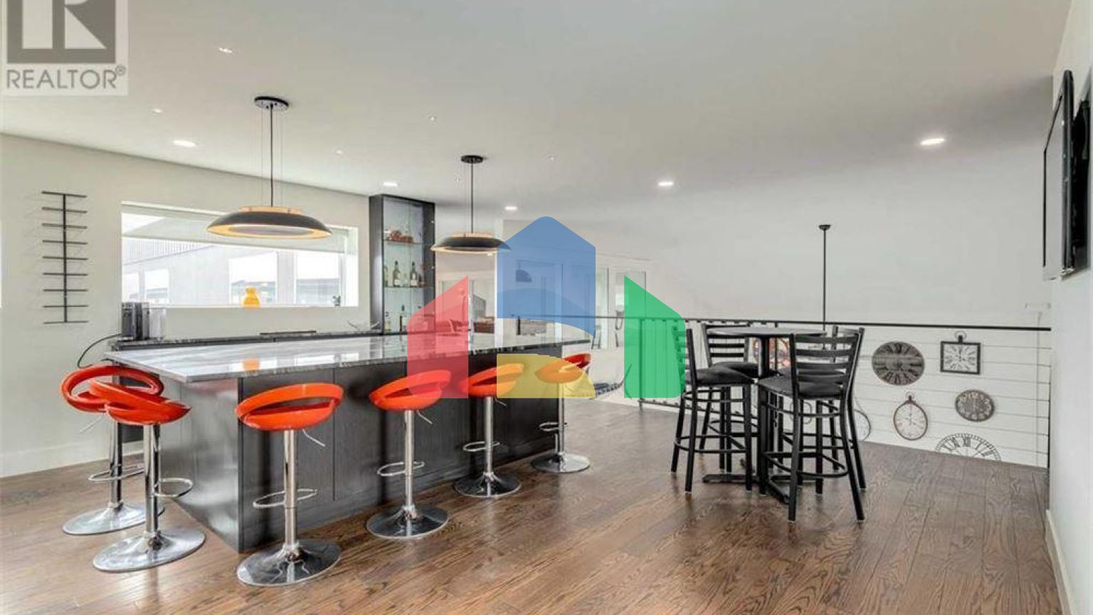 Residential - Condo/Apartment - Foothills, Canada - Canada