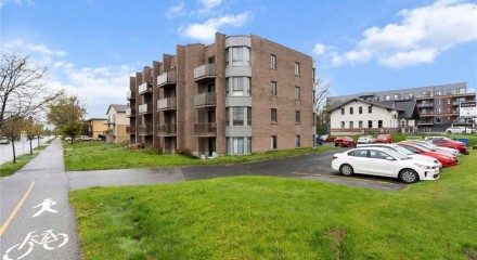 Residential - Condo/Apartment - Mont-Saint-Hilaire, Canada - Canada