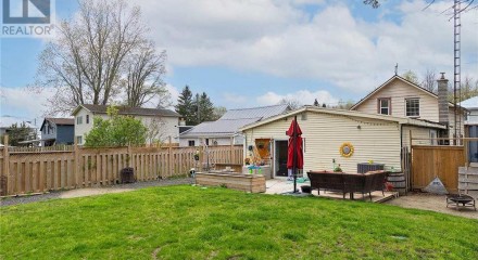 Residential - Single Family Home - South Frontenac, Canada - Canada
