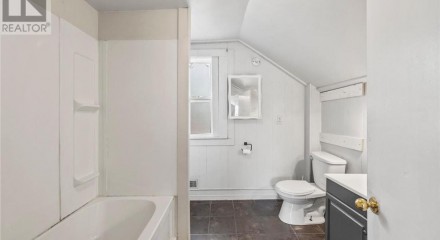 Residential - Single Family Home - South Frontenac, Canada - Canada