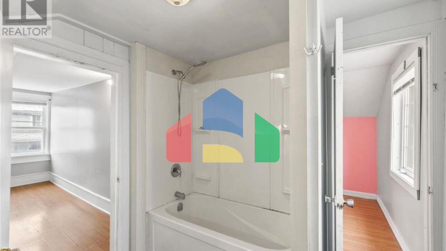 Residential - Single Family Home - South Frontenac, Canada - Canada