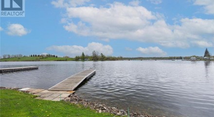Residential - Single Family Home - South Frontenac, Canada - Canada