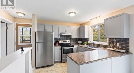 Residential - Single Family Home - South Frontenac, Canada - Canada