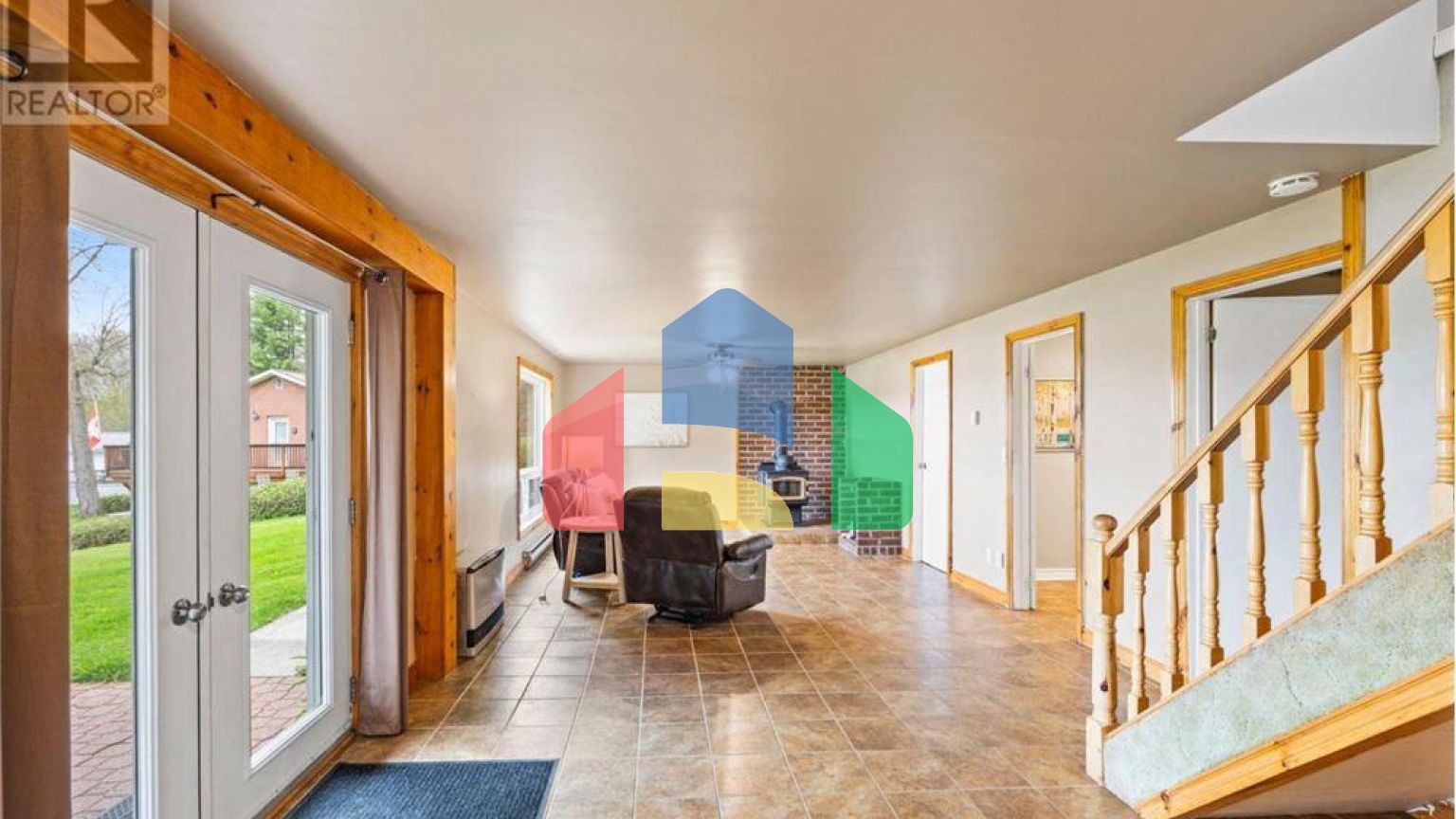 Residential - Single Family Home - South Frontenac, Canada - Canada