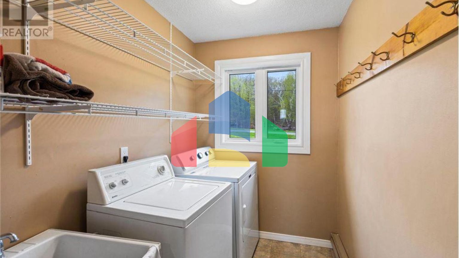 Residential - Single Family Home - South Frontenac, Canada - Canada