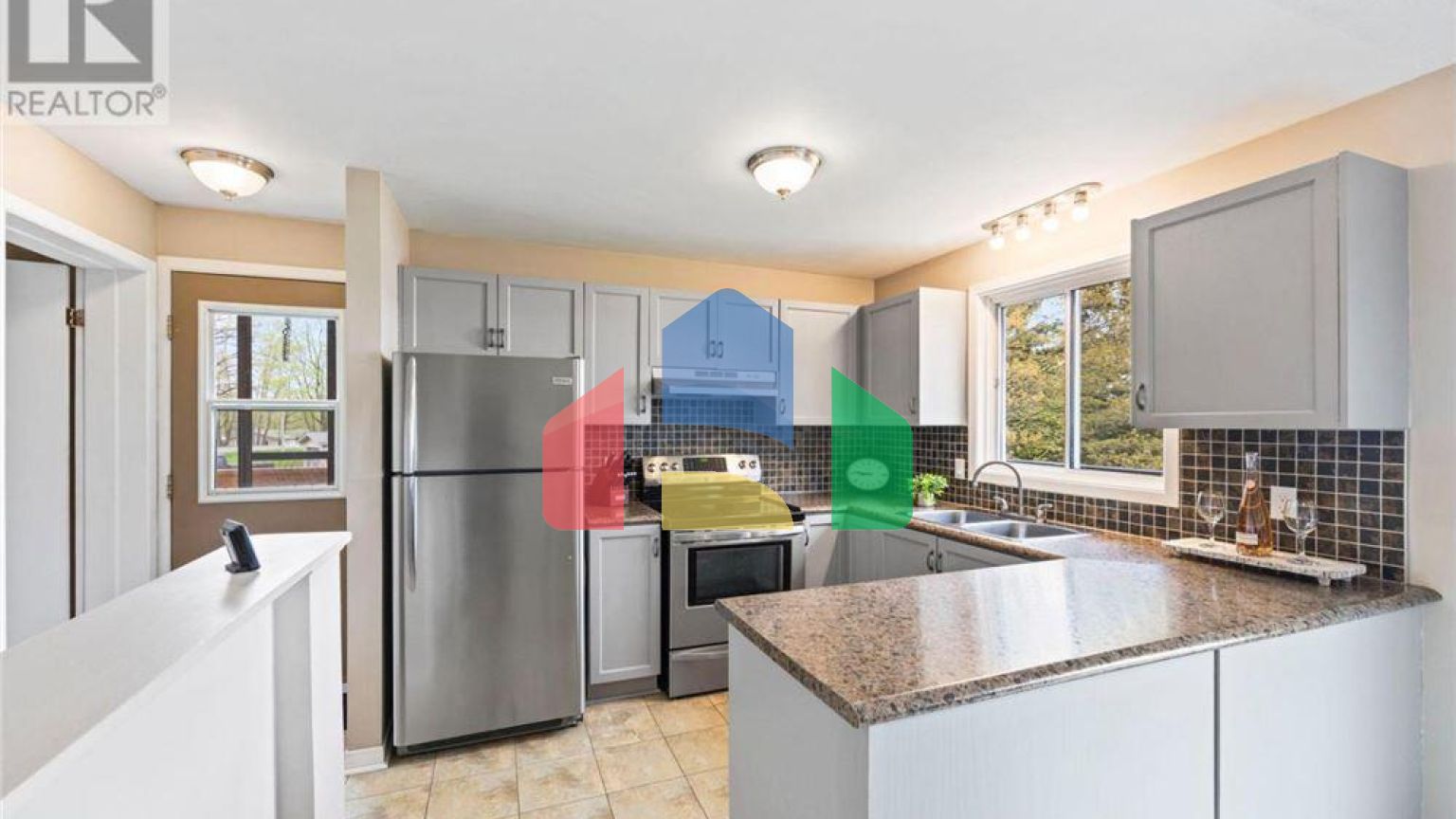 Residential - Single Family Home - South Frontenac, Canada - Canada