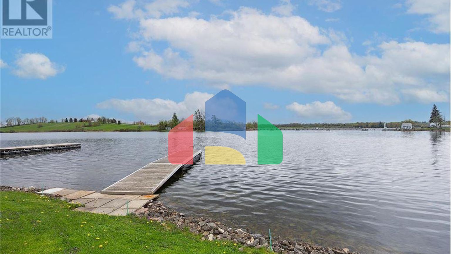 Residential - Single Family Home - South Frontenac, Canada - Canada