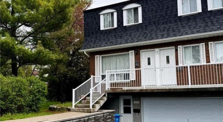 Residential - Triplex - Candiac, Canada - Canada