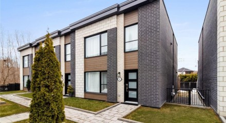 Residential - Two Level House - Rivière-des-Prairies, Canada - Canada