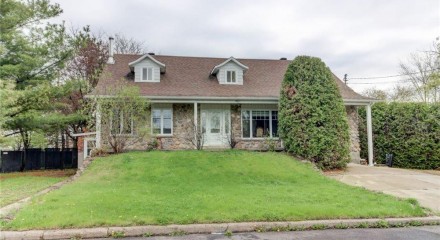 Residential - Bungalow - Sainte-Julie, Canada - Canada