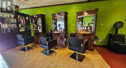 Commercial - Commercial/Retail - Petawawa, Canada - Canada