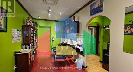 Commercial - Commercial/Retail - Petawawa, Canada - Canada