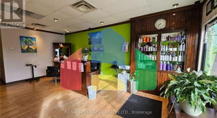 Commercial - Commercial/Retail - Petawawa, Canada - Canada