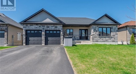 Residential - Single Family Home - Petawawa, Canada - Canada