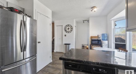 Residential - Single Family Home - Cold Lake, Canada - Canada