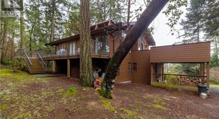 Residential - Single Family Home - North Saanich, Canada - Canada