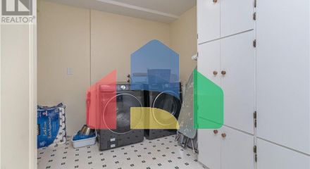 Residential - Single Family Home - North Saanich, Canada - Canada