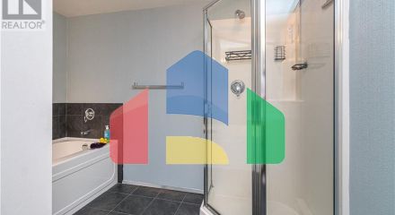 Residential - Single Family Home - North Saanich, Canada - Canada