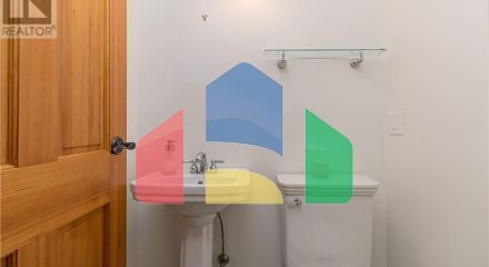 Residential - Single Family Home - North Saanich, Canada - Canada