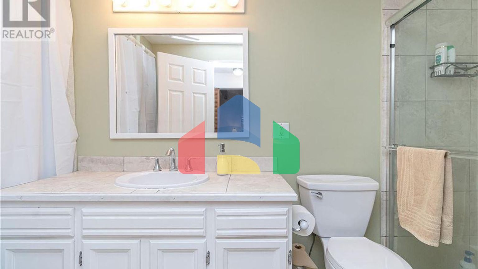 Residential - Single Family Home - North Saanich, Canada - Canada