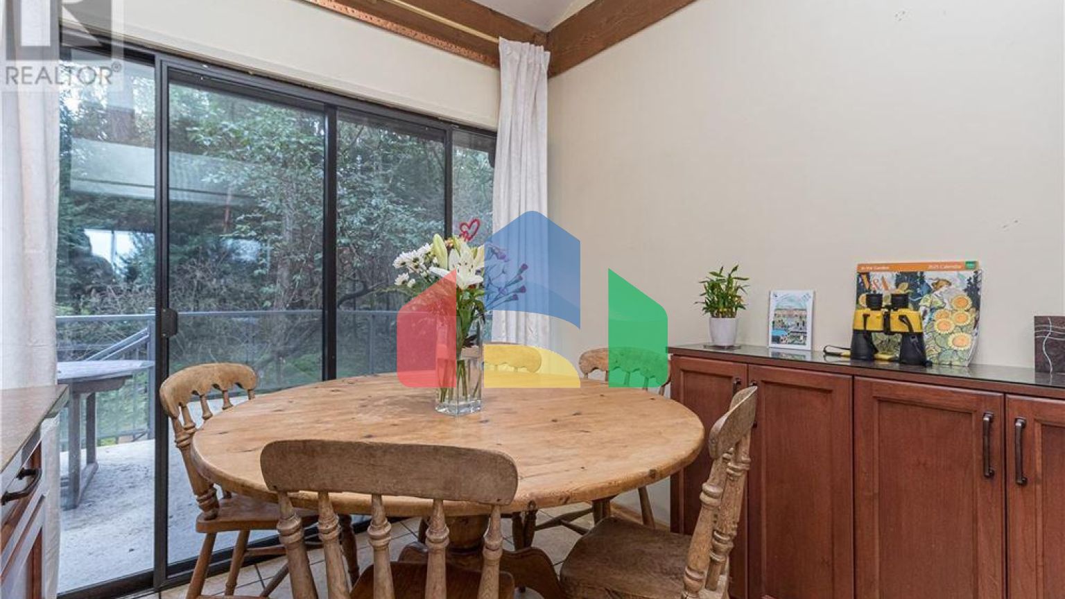 Residential - Single Family Home - North Saanich, Canada - Canada