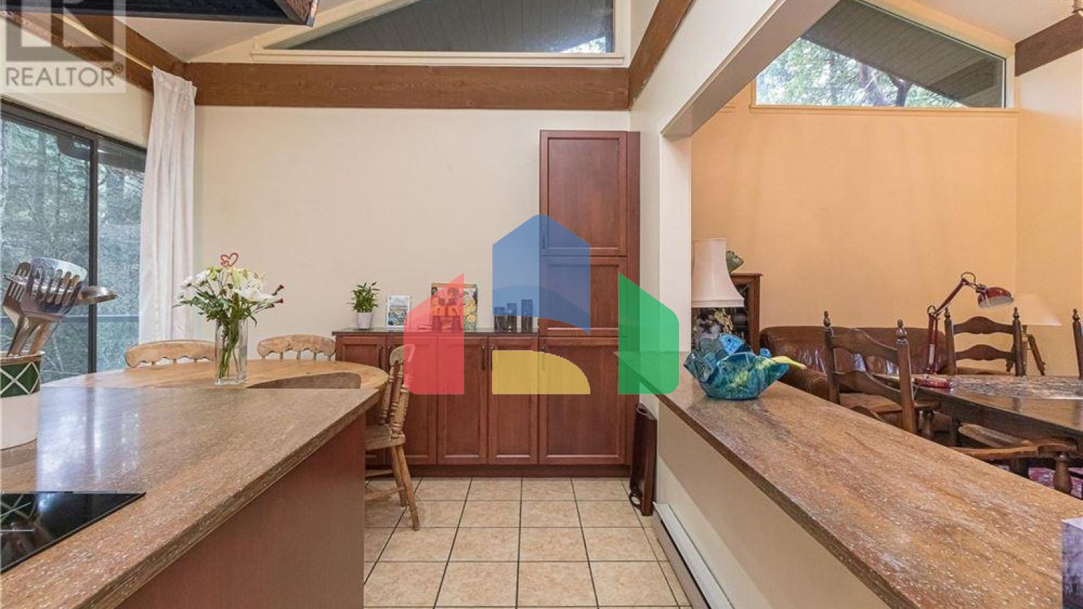 Residential - Single Family Home - North Saanich, Canada - Canada