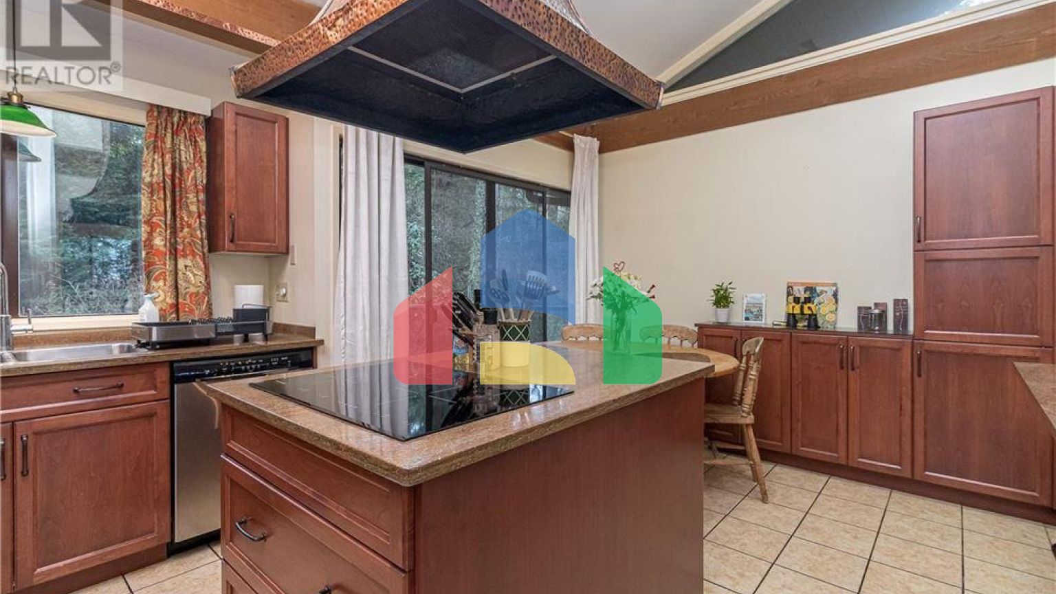 Residential - Single Family Home - North Saanich, Canada - Canada