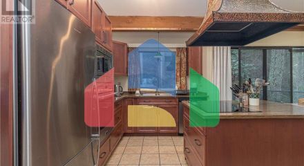 Residential - Single Family Home - North Saanich, Canada - Canada