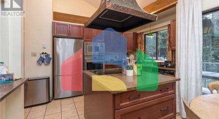 Residential - Single Family Home - North Saanich, Canada - Canada