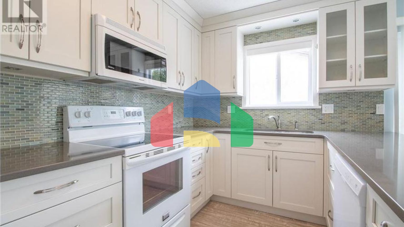 Residential - Single Family Home - Coquitlam, Canada - Canada