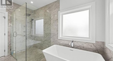 Residential - Single Family Home - Coquitlam, Canada - Canada