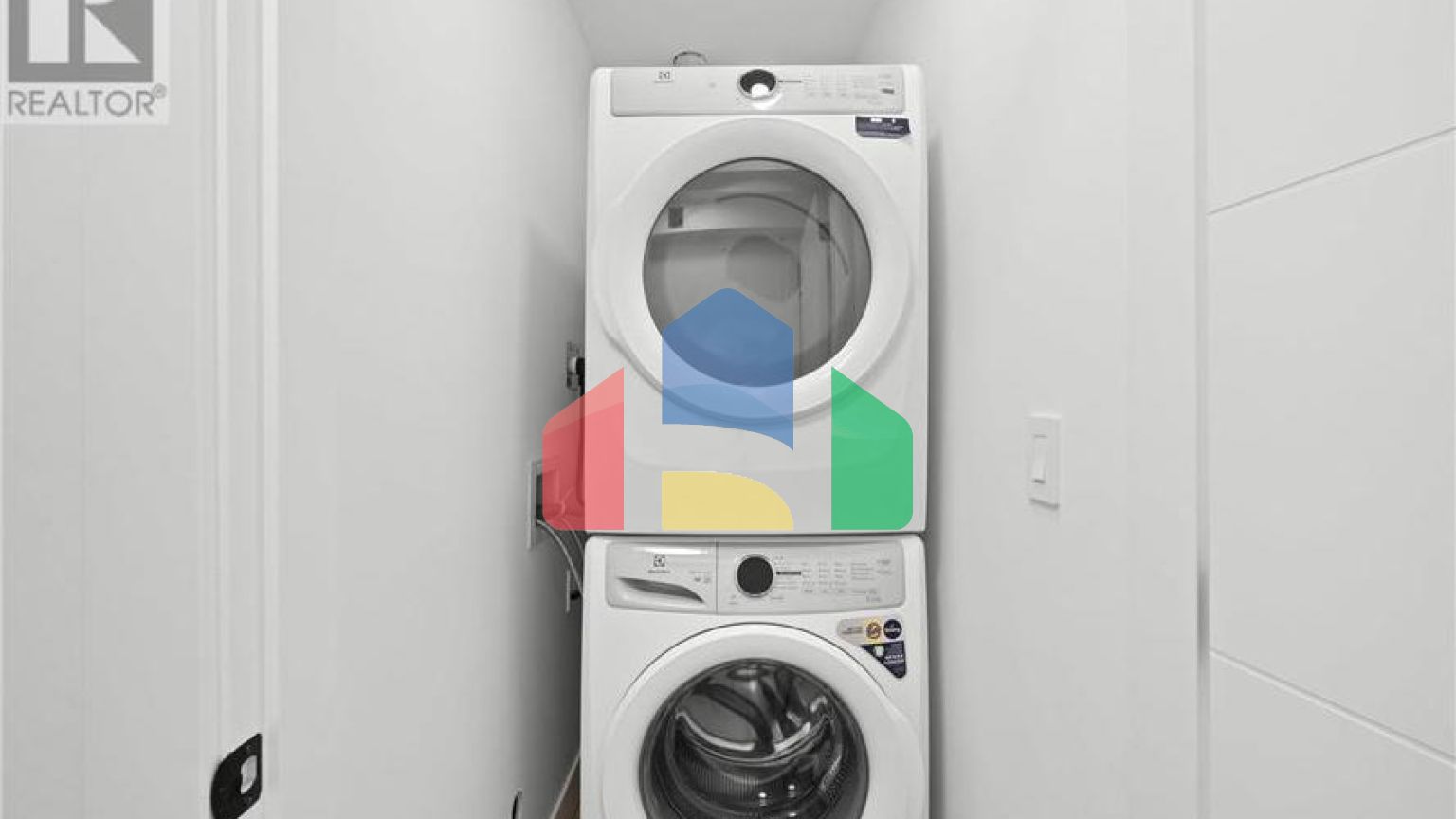 Residential - Single Family Home - Coquitlam, Canada - Canada