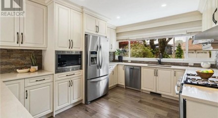 Residential - Condo/Apartment - Coquitlam, Canada - Canada