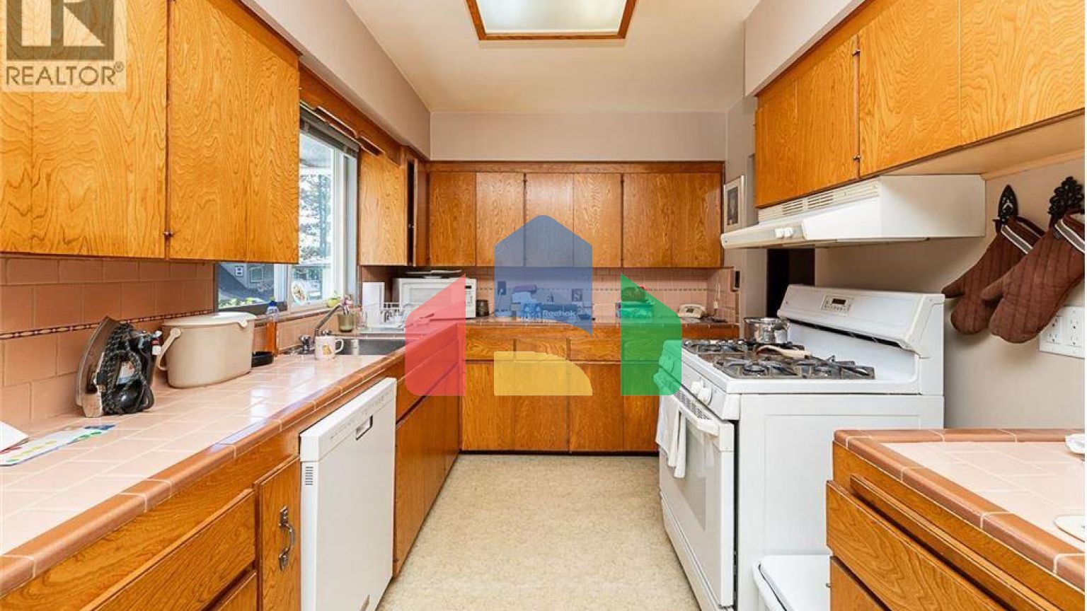 Residential - Single Family Home - Coquitlam, Canada - Canada